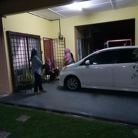 Tamu Nor Homestay Kuantan Bagian luar foto